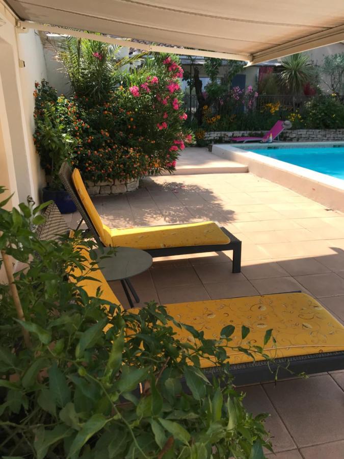 Les Hauts D'Eyragues Gite Reverie Meuble Classe 4 Etoiles Exterior foto